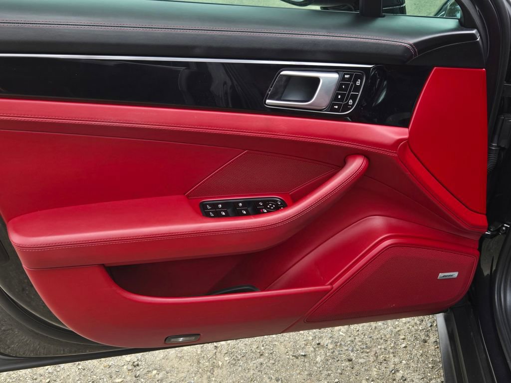 Used 2020 Porsche Panamera 4 image 11