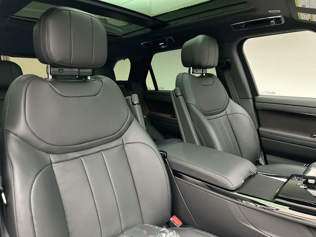 New 2026 Land Rover Range Rover Sport Dynamic SE AWD/4WD image 14