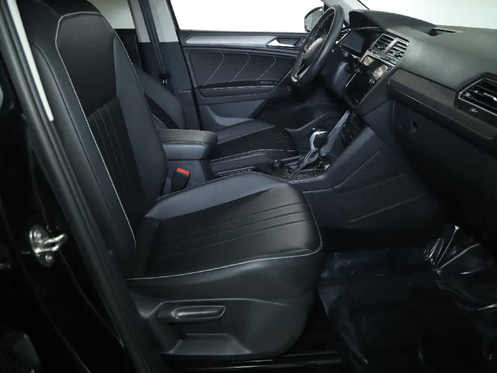 Certified 2023 Volkswagen Tiguan SE image 35