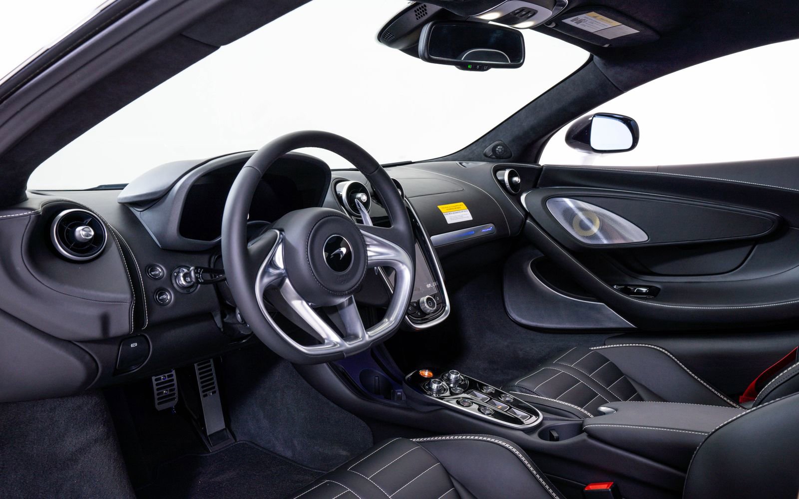 New 2026 McLaren GTS RWD image 17