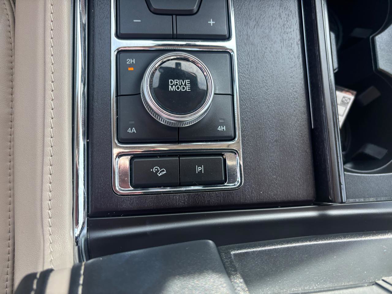 Used 2023 Ford Expedition Platinum image 24