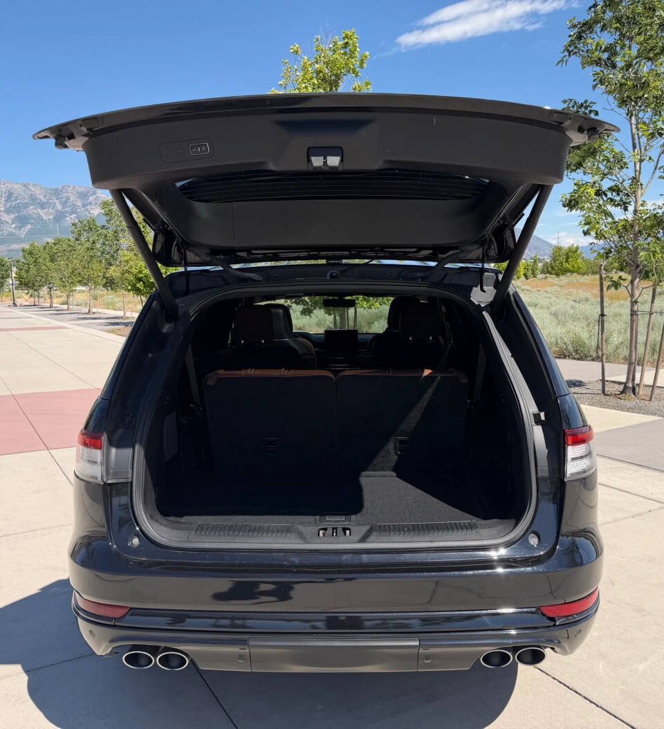 Used 2021 Lincoln Aviator Reserve w/ Equipment Group 210A AWD/4WD image 9