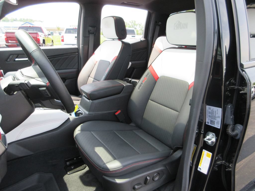 Certified 2024 GMC Canyon AT4X w/ AT4X AEV Edition AWD/4WD image 25