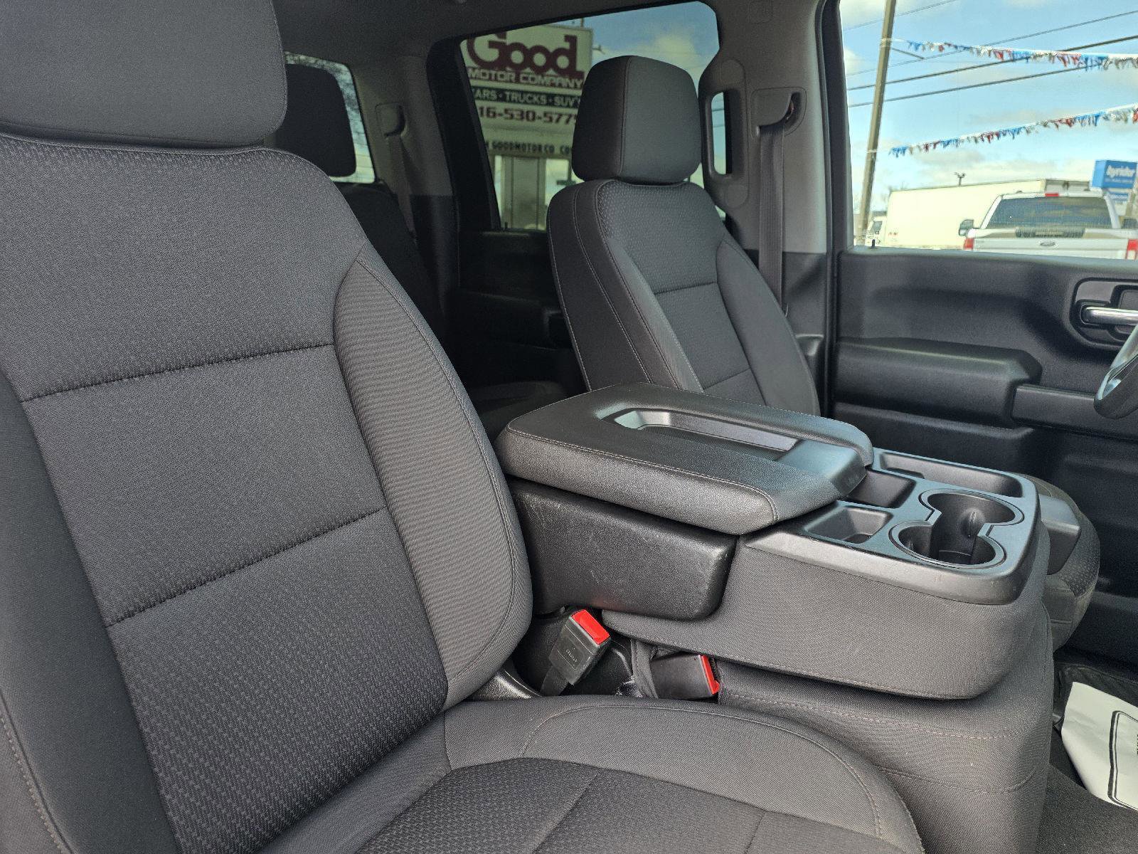 Used 2022 Chevrolet Silverado 2500 Custom w/ Custom Convenience Package image 5