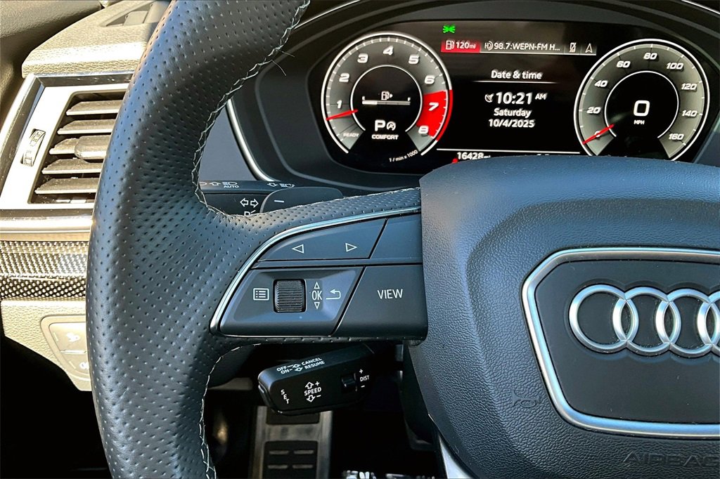 Used 2024 Audi SQ5 Prestige image 11