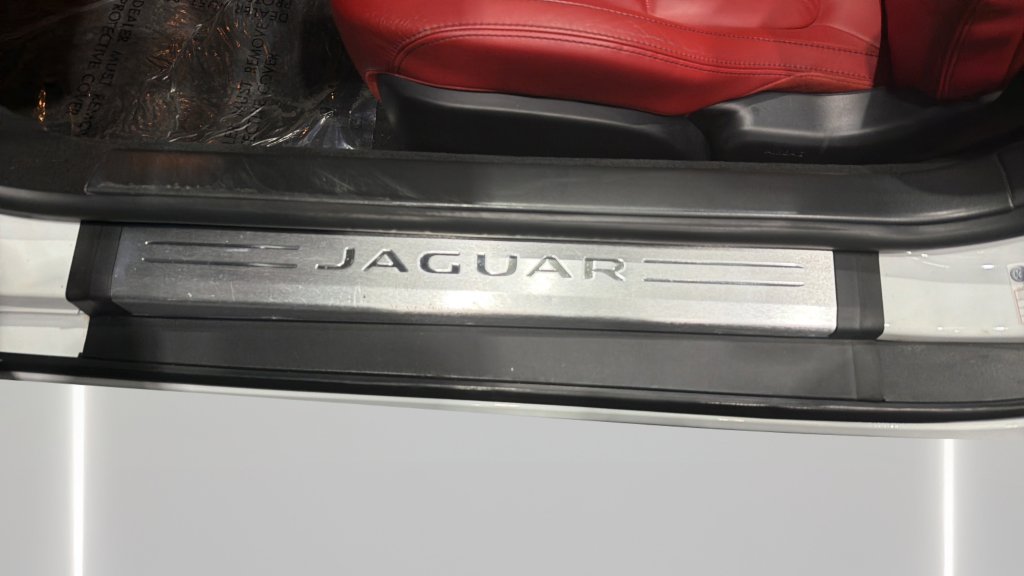 Used 2014 Jaguar F-TYPE S RWD image 20