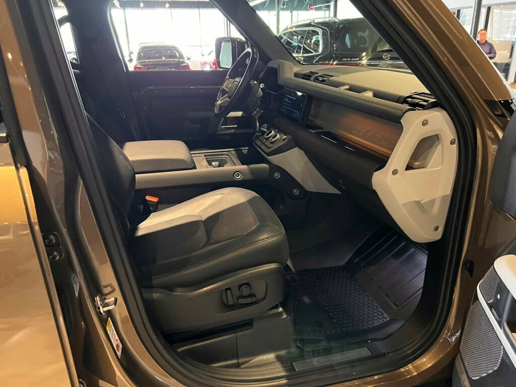 Used 2023 Land Rover Defender 110 X-Dynamic SE image 31