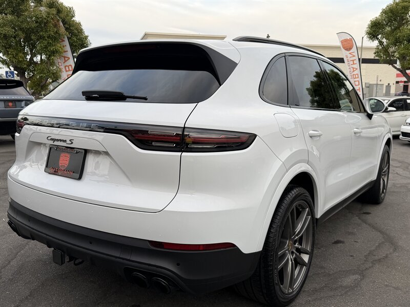 Used 2023 Porsche Cayenne S Platinum w/ Premium Package Plus AWD/4WD image 17