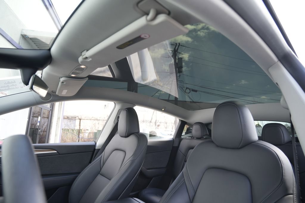 Used 2023 Tesla Model Y Long Range image 17