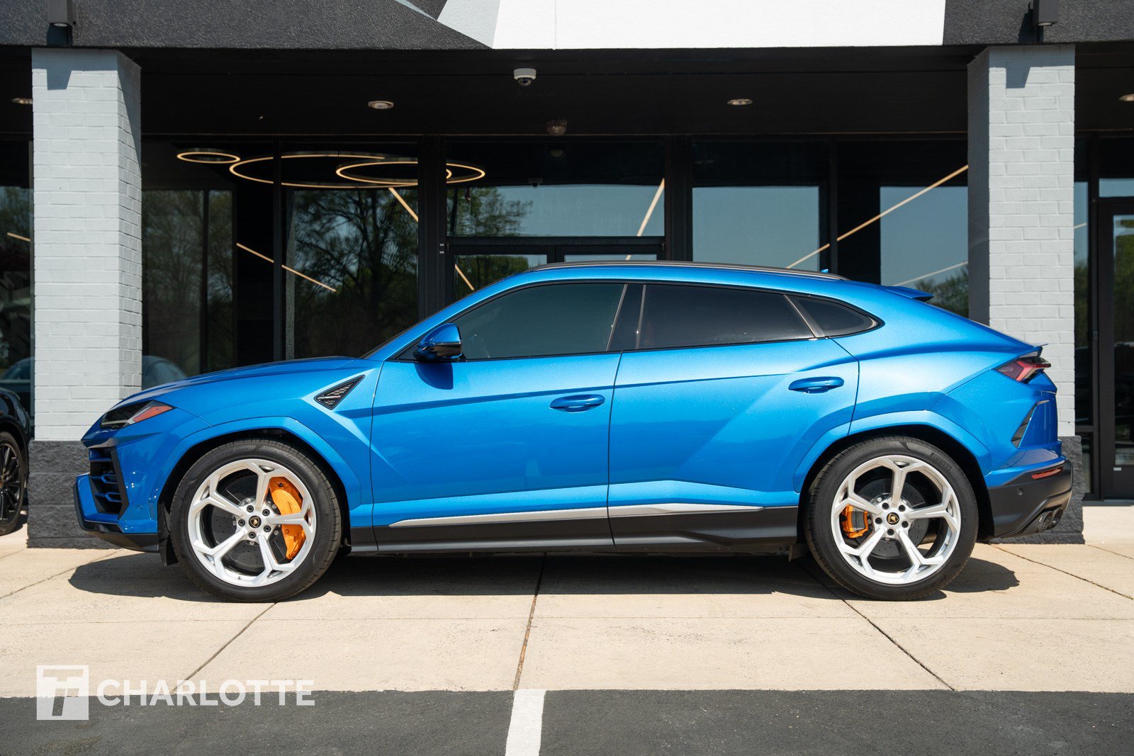 Used 2021 Lamborghini Urus AWD/4WD image 1