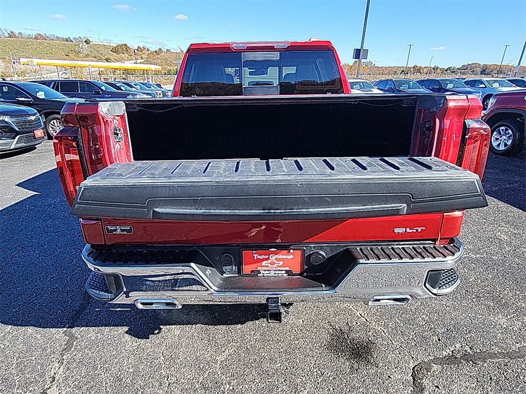 Used 2022 GMC Sierra 1500 SLT w/ SLT Premium Package image 10