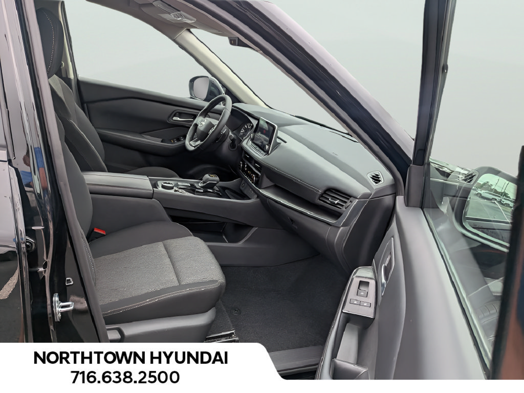 Used 2026 Nissan Rogue SV AWD/4WD image 35