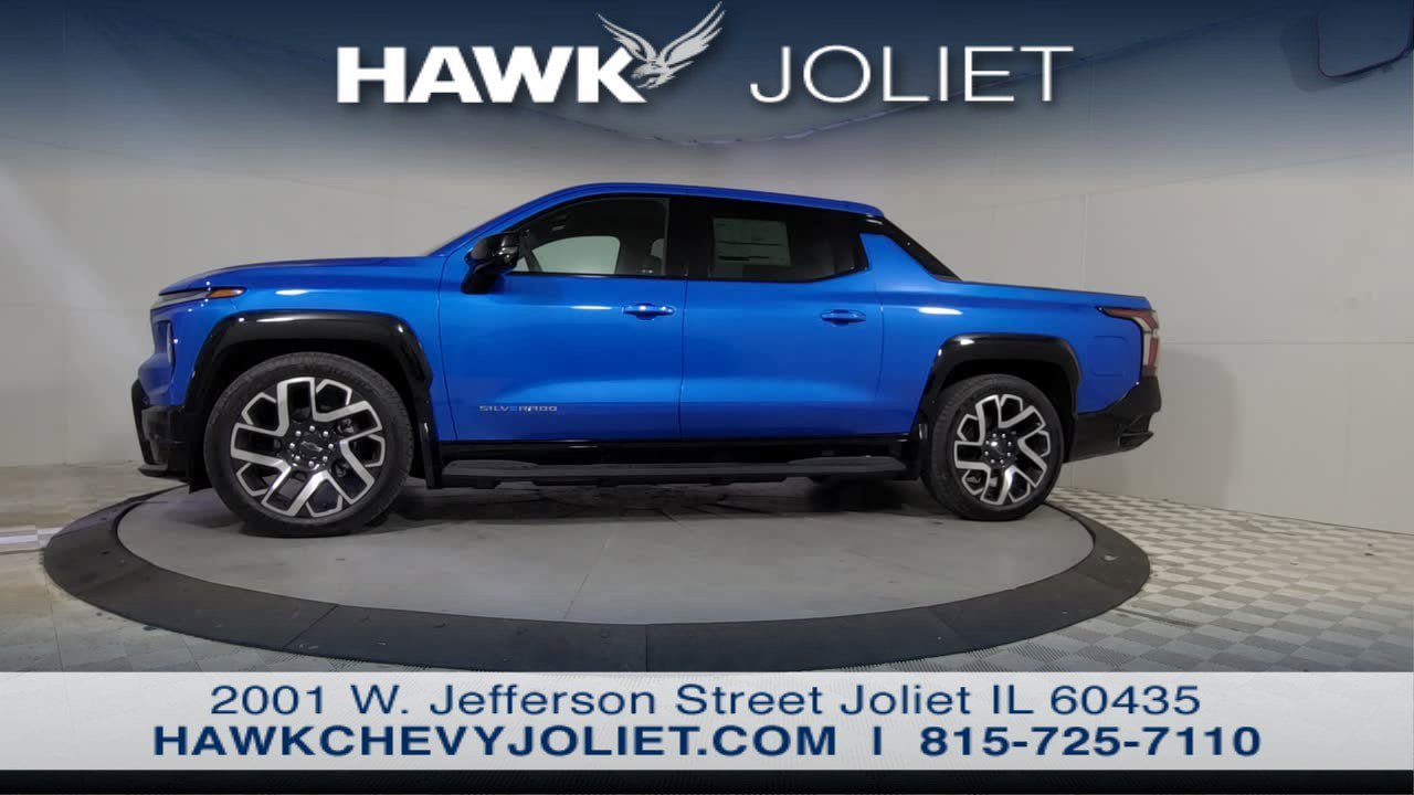 New 2025 Chevrolet Silverado EV RST image 5