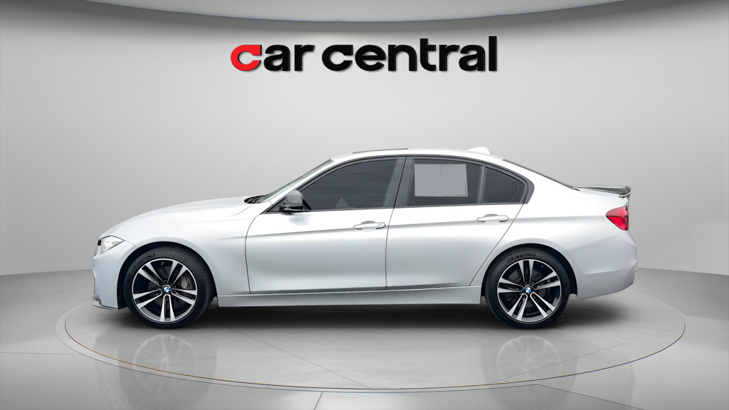 Used 2018 BMW 340i xDrive Sedan w/ Premium Package AWD/4WD image 3