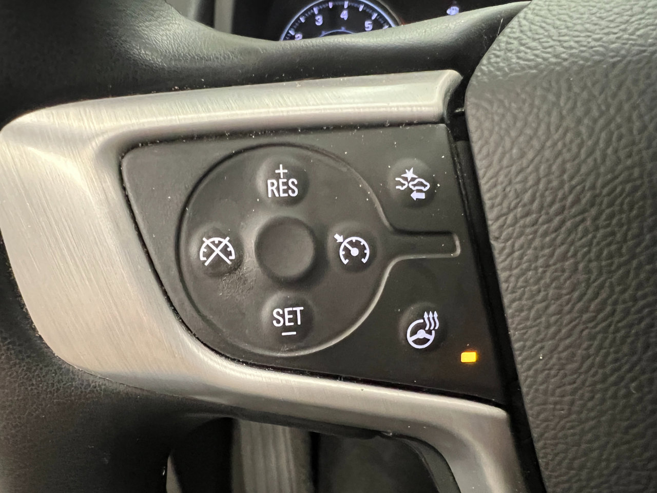 Used 2024 GMC Terrain SLT image 33