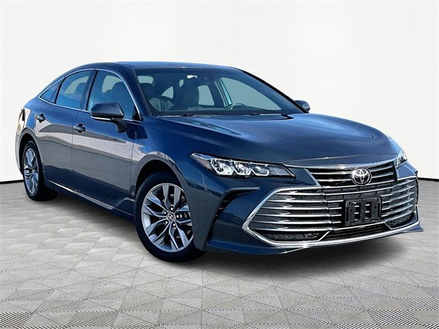 Used 2022 Toyota Avalon XLE image 1