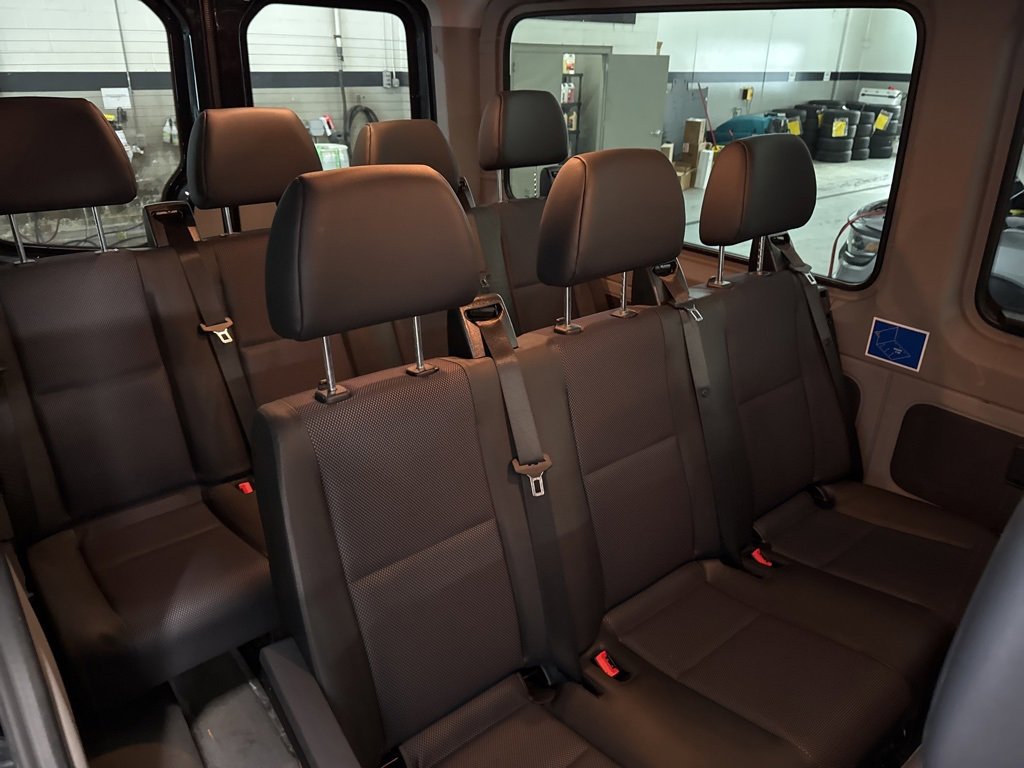Used 2017 Mercedes-Benz Sprinter 2500 image 21
