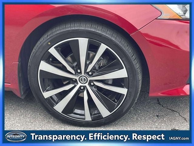 Certified 2022 Nissan Altima 2.5 SR AWD/4WD image 9