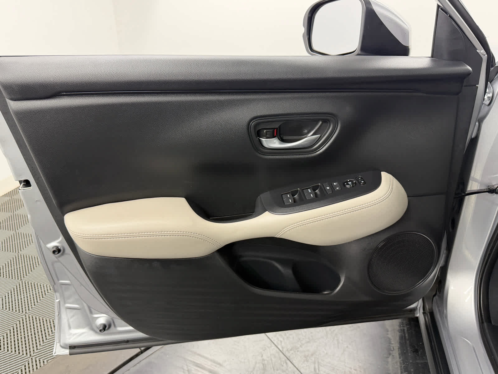 Used 2026 Honda HR-V LX image 17