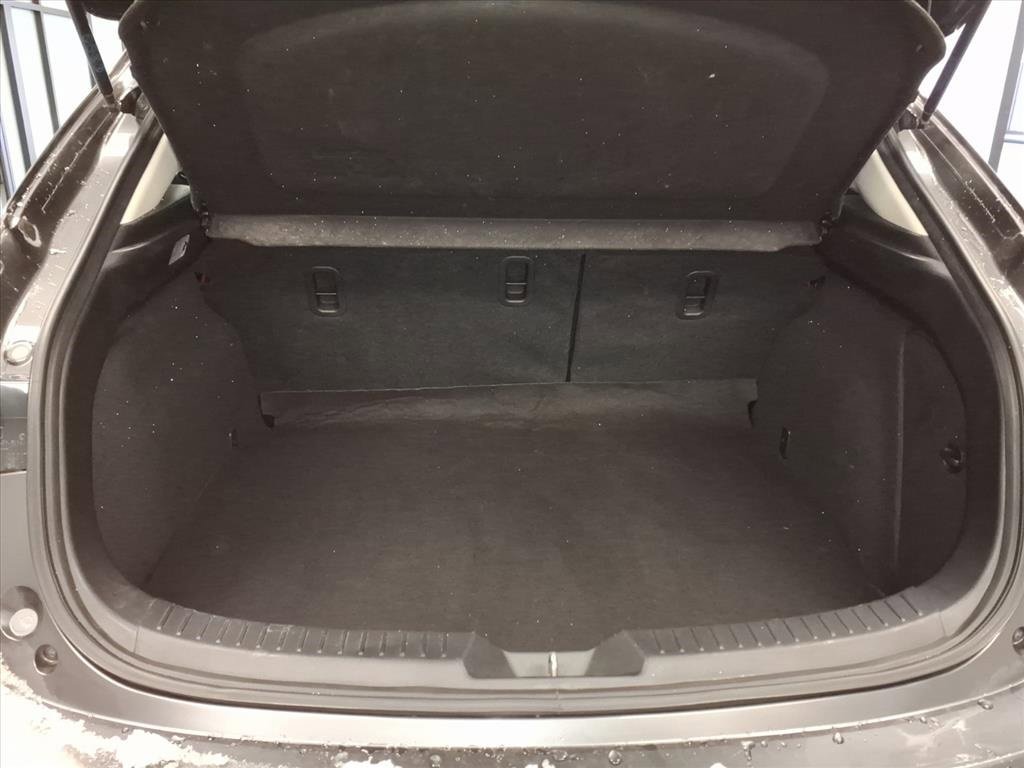 Used 2018 MAZDA MAZDA3 Touring image 8
