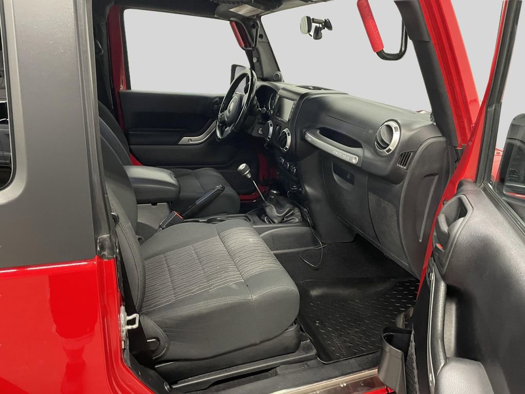Used 2012 Jeep Wrangler Rubicon w/ PWR Convenience Group AWD/4WD image 8