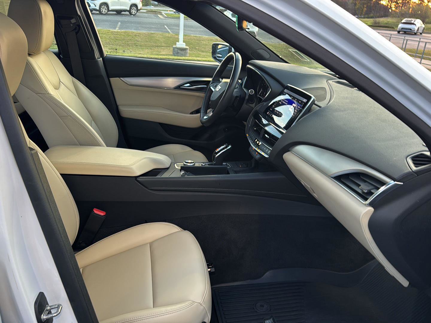 Used 2024 Cadillac CT5 Luxury w/ Sun And Sound Package image 10