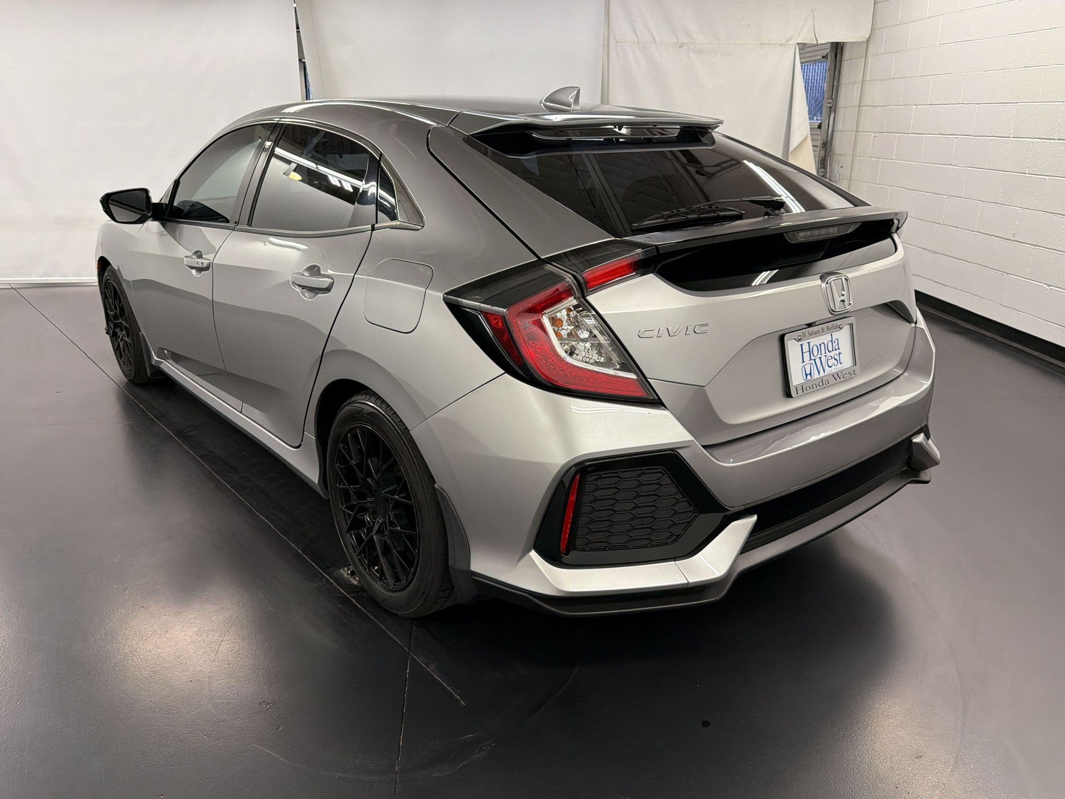 Used 2018 Honda Civic EX image 3