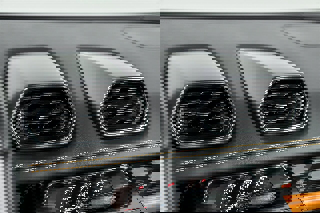 Used 2015 Lamborghini Huracan LP 610-4 image 32