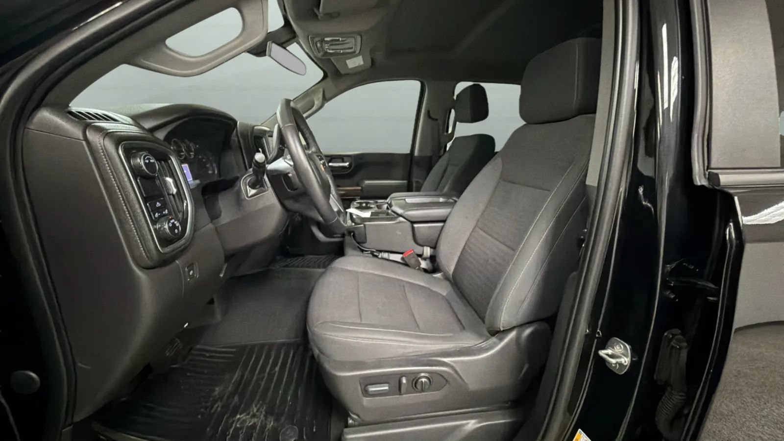 Used 2022 Chevrolet Silverado 1500 LT RWD image 19