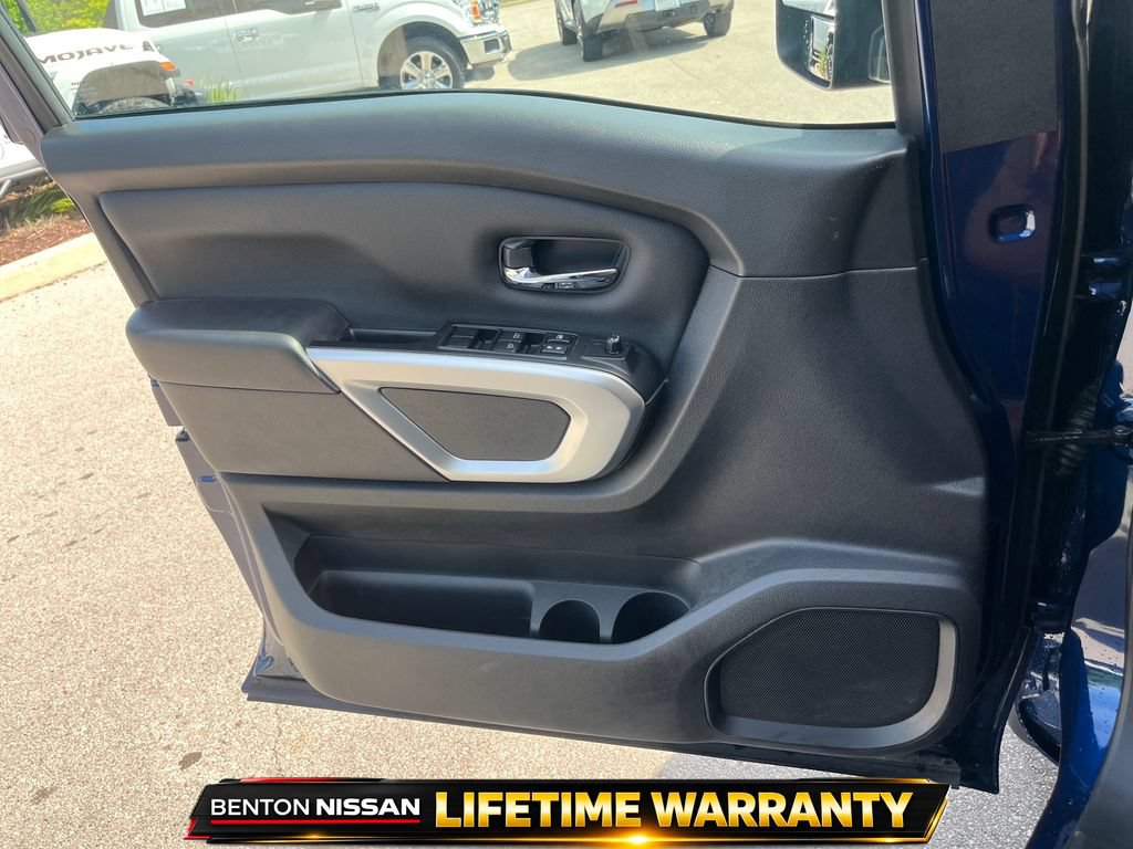 Used 2024 Nissan Titan SV w/ SV Convenience Package AWD/4WD image 12