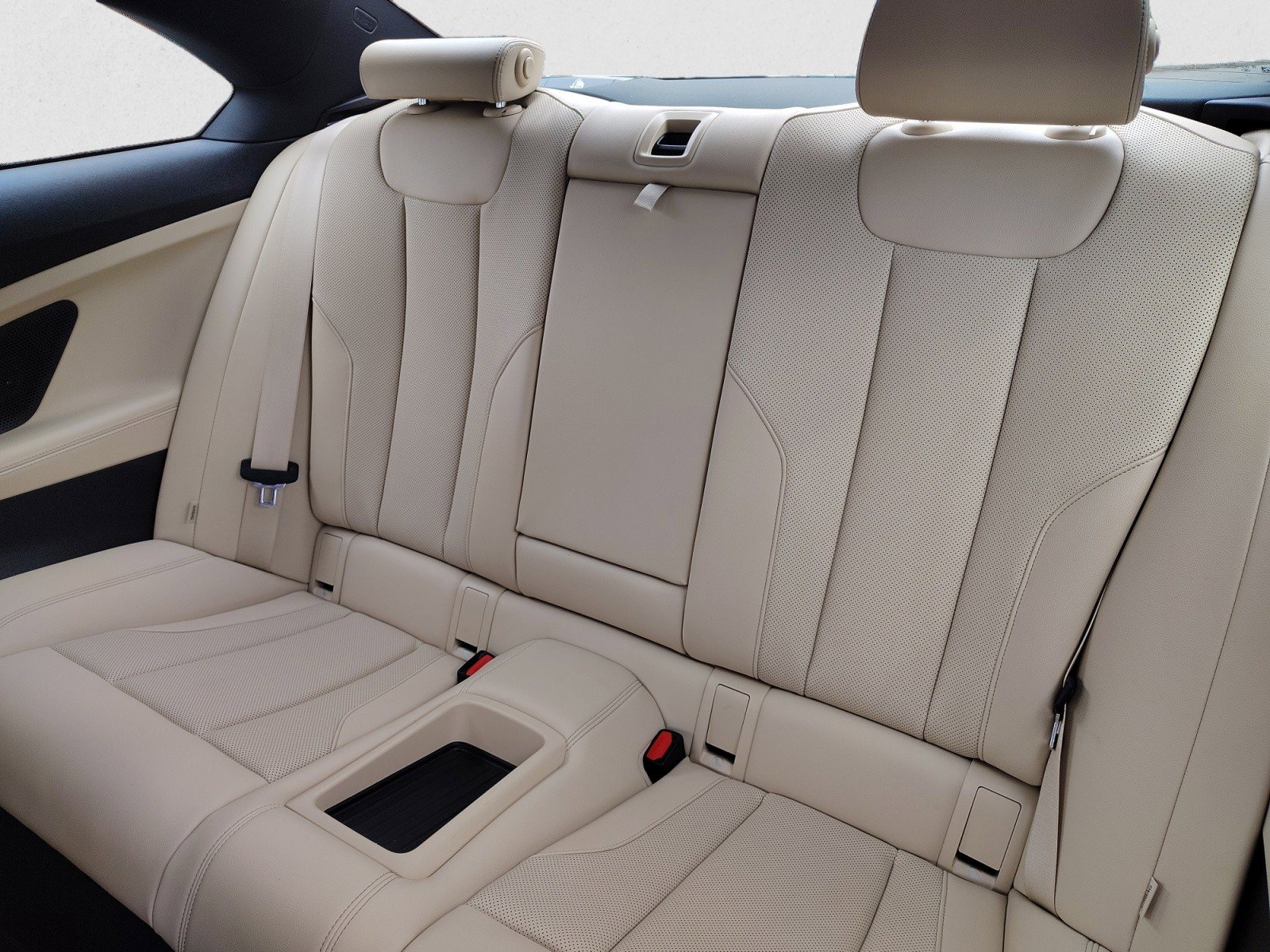 Used 2023 BMW 230i xDrive Coupe w/ Premium Package image 19