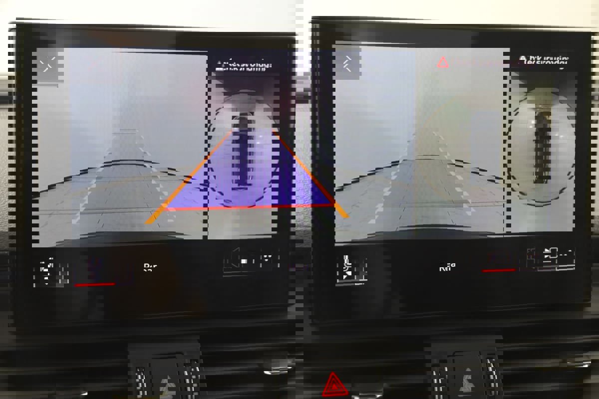 Used 2024 Audi Q5 e Premium Plus w/ Premium Plus Package image 10