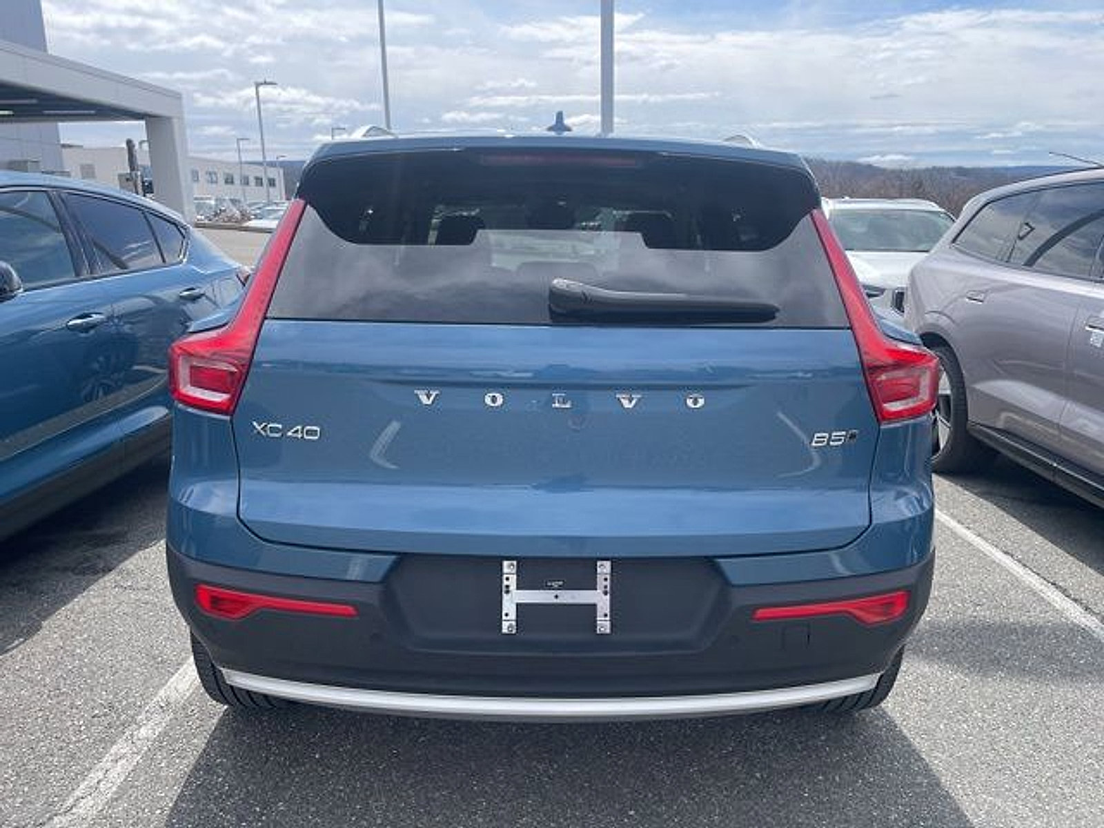 Certified 2024 Volvo XC40 B5 Plus w/ Protection Package Premier AWD/4WD image 7