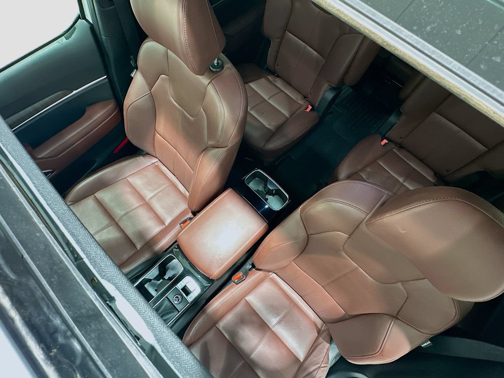 Used 2024 Kia Telluride SX w/ Towing Package FWD image 21