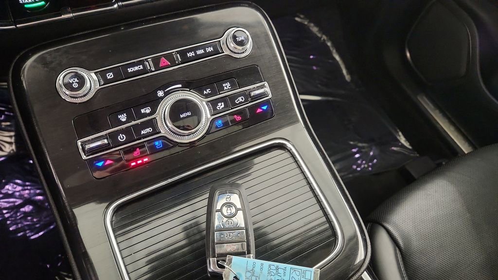 Used 2023 Lincoln Nautilus Reserve w/ Equipment Group 201A image 23