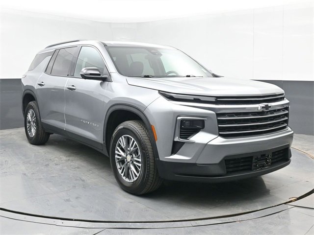 Certified 2025 Chevrolet Traverse LT w/ Driver Confidence Package image 2