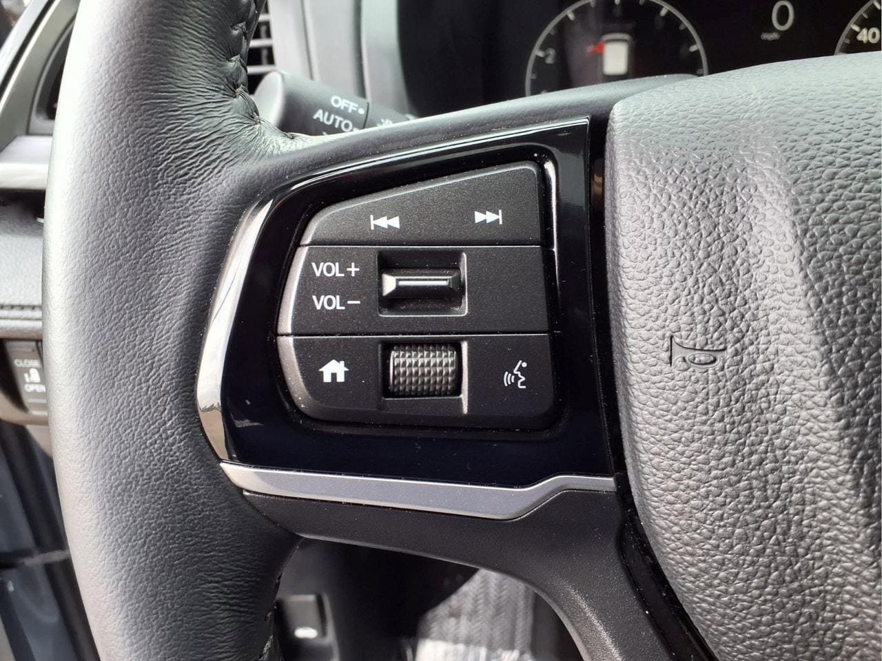 Used 2025 Honda Odyssey Elite image 27