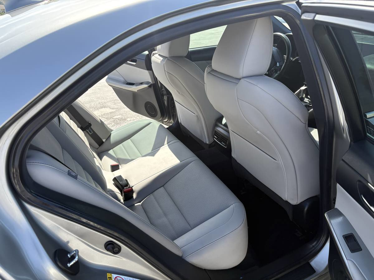 Used 2015 Lexus IS 250 w/ F-Sport Package image 22