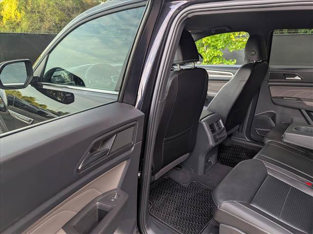 Used 2023 Volkswagen Atlas Cross Sport SE AWD/4WD image 25
