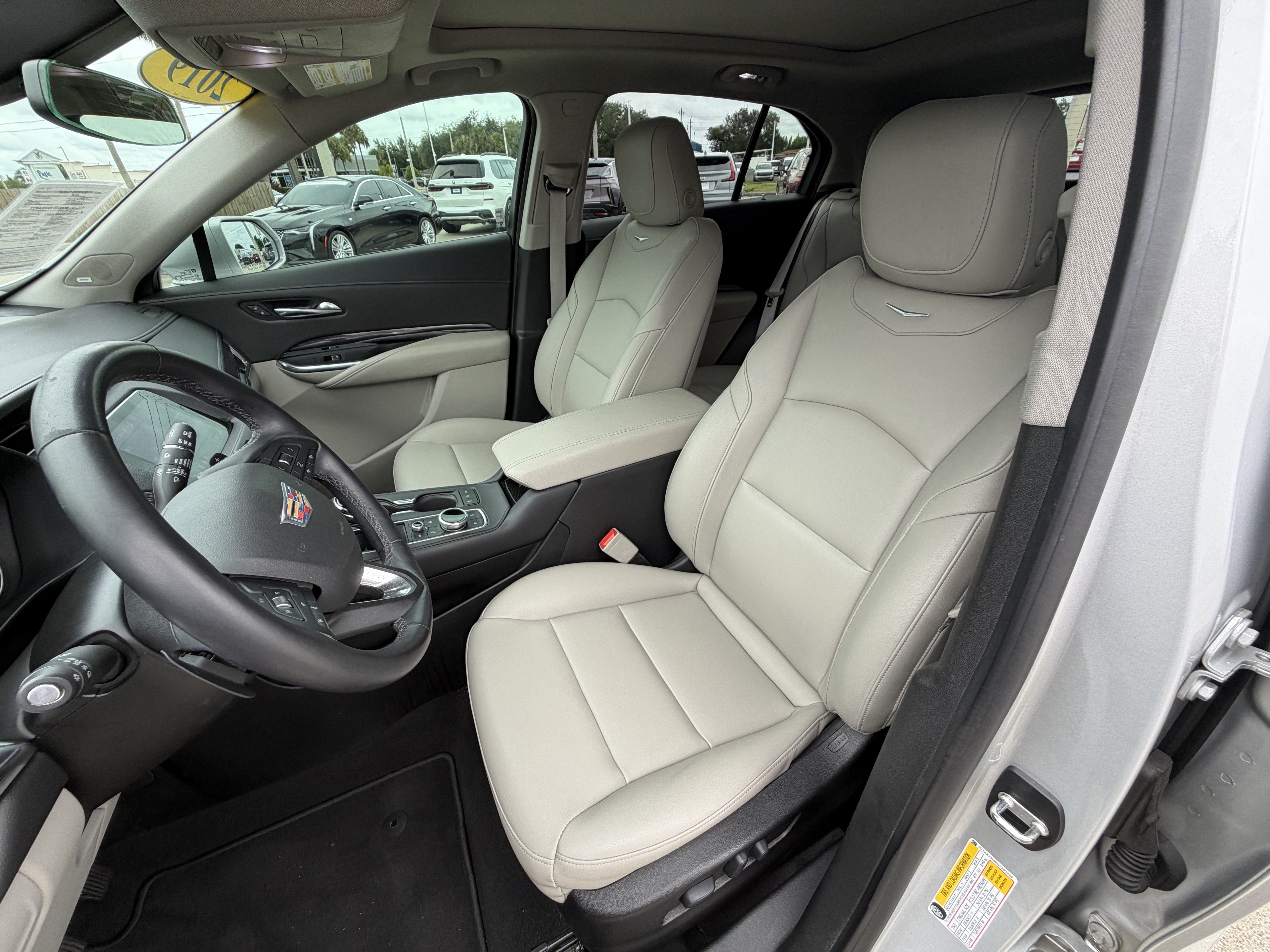 Used 2019 Cadillac XT4 Luxury FWD image 13