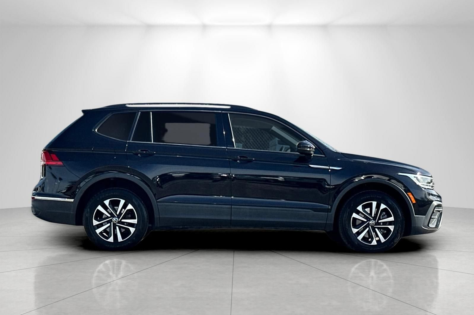 Used 2022 Volkswagen Tiguan S AWD/4WD image 2