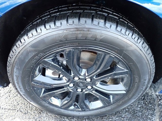 Used 2024 Ford Edge SE w/ Black Appearance Package image 13