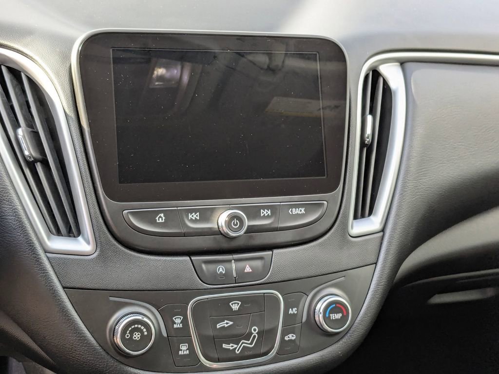 Used 2021 Chevrolet Malibu RS image 18