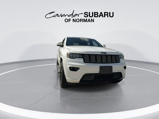 Used 2019 Jeep Grand Cherokee Altitude RWD image 3