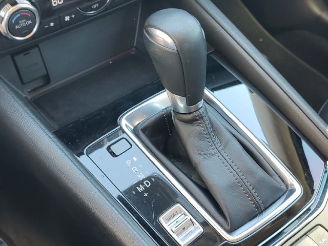 Used 2017 MAZDA CX-5 Touring w/ Preferred Equipment Package FWD image 17