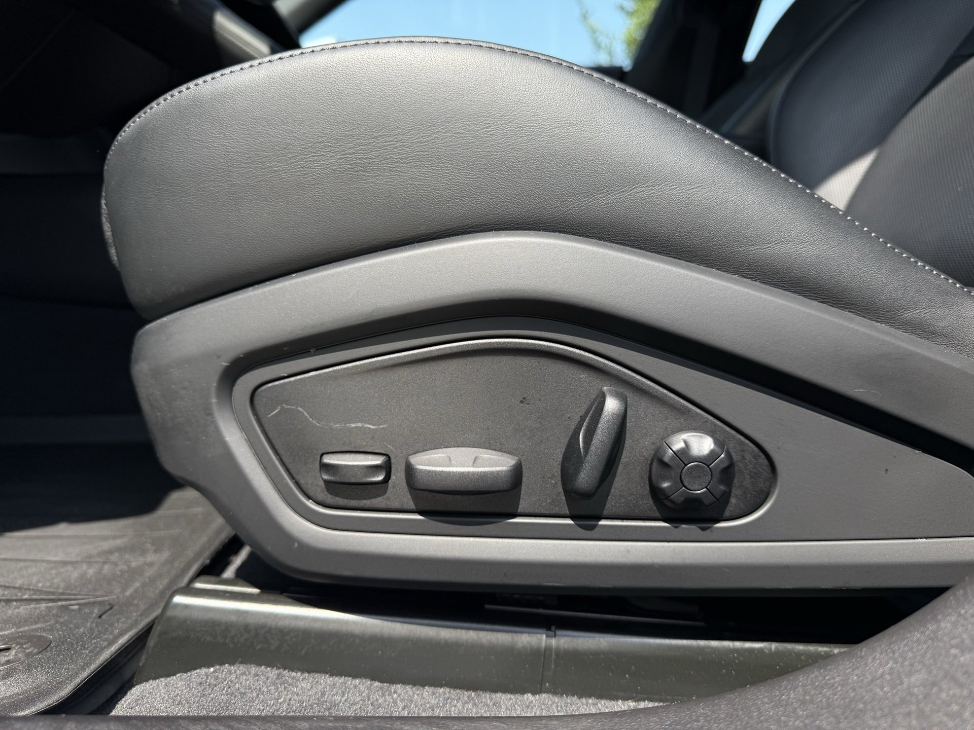 Certified 2023 Porsche Taycan 4S image 28