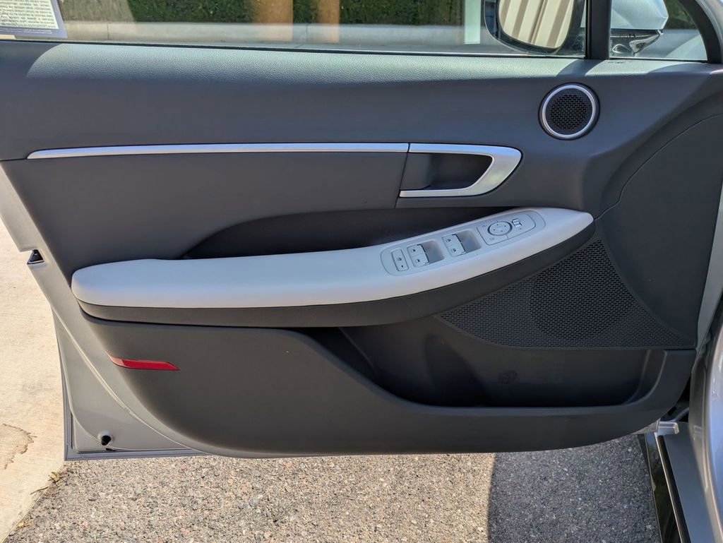 Certified 2025 Hyundai Sonata SEL image 11