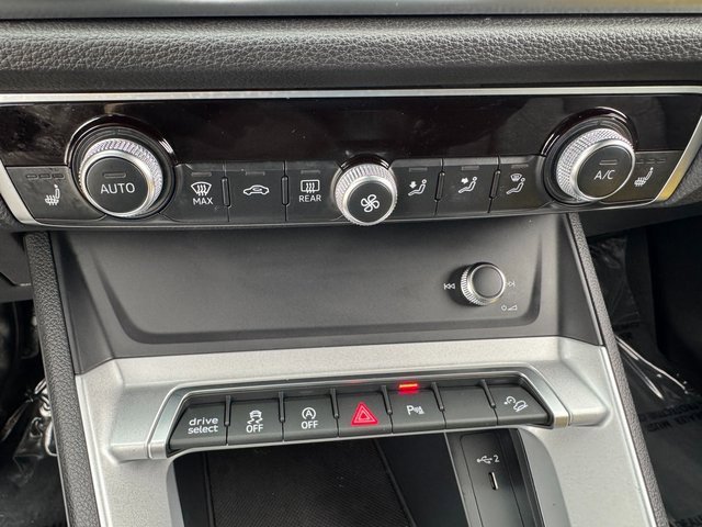 Used 2025 Audi Q3 2.0T Premium image 25