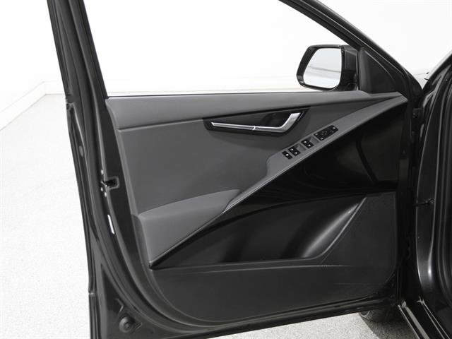 Used 2023 Kia Niro EX Touring image 4