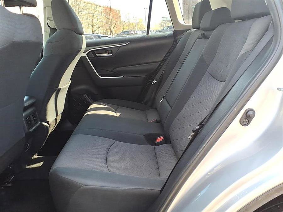 Used 2019 Toyota RAV4 XLE AWD/4WD image 30